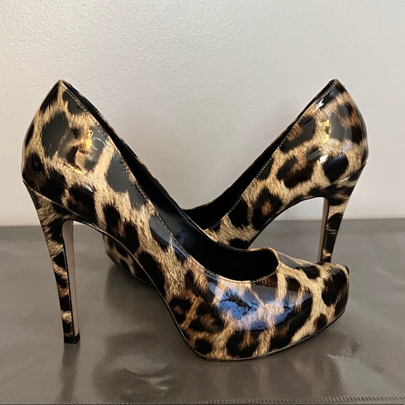 BCBGeneration LEOPARD PRINT PUMPS - Picture 2 of 7